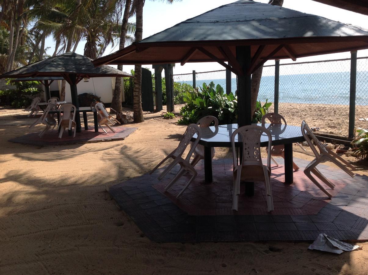 Ninnada Beach Hotel Marawila Bagian luar foto