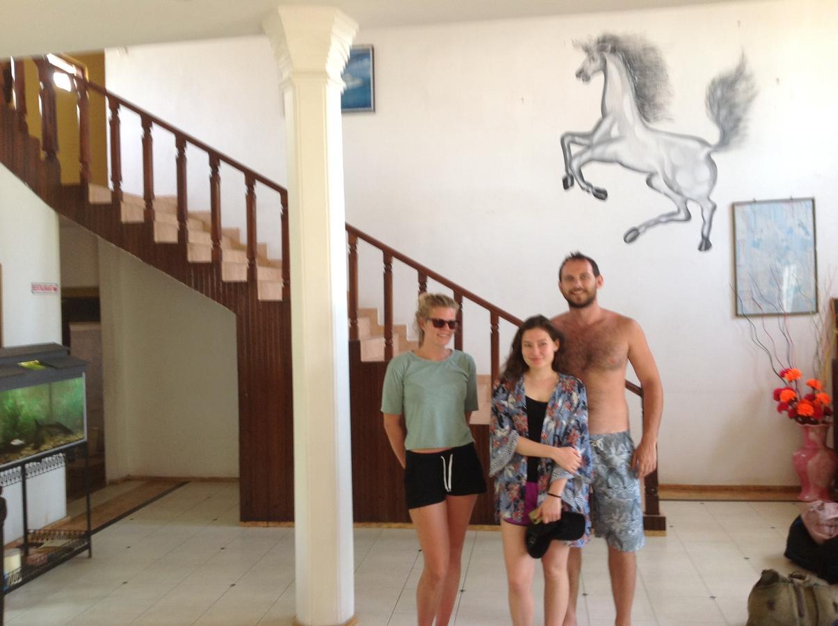 Ninnada Beach Hotel Marawila Bagian luar foto