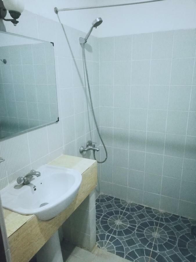 Ninnada Beach Hotel Marawila Bagian luar foto